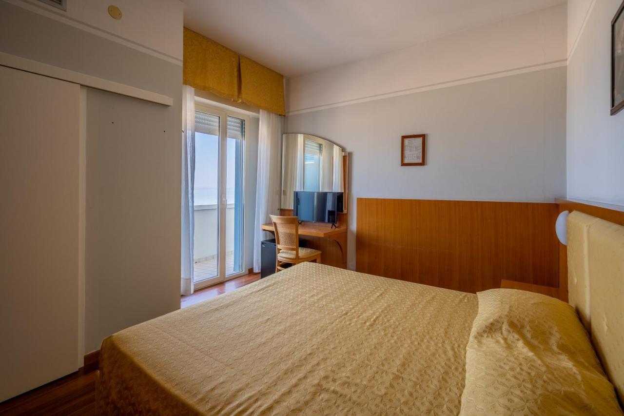 Hotel Astor Rimini Exterior foto