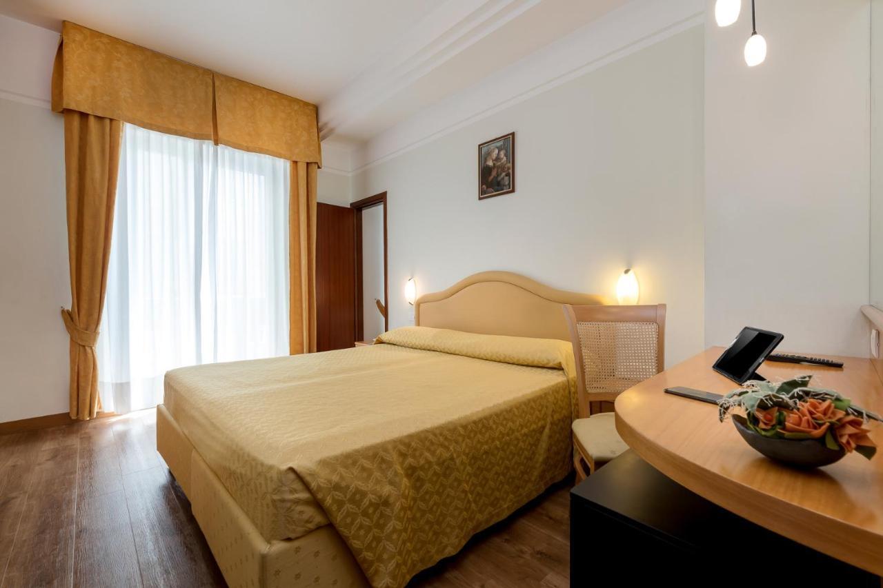 Hotel Astor Rimini Exterior foto